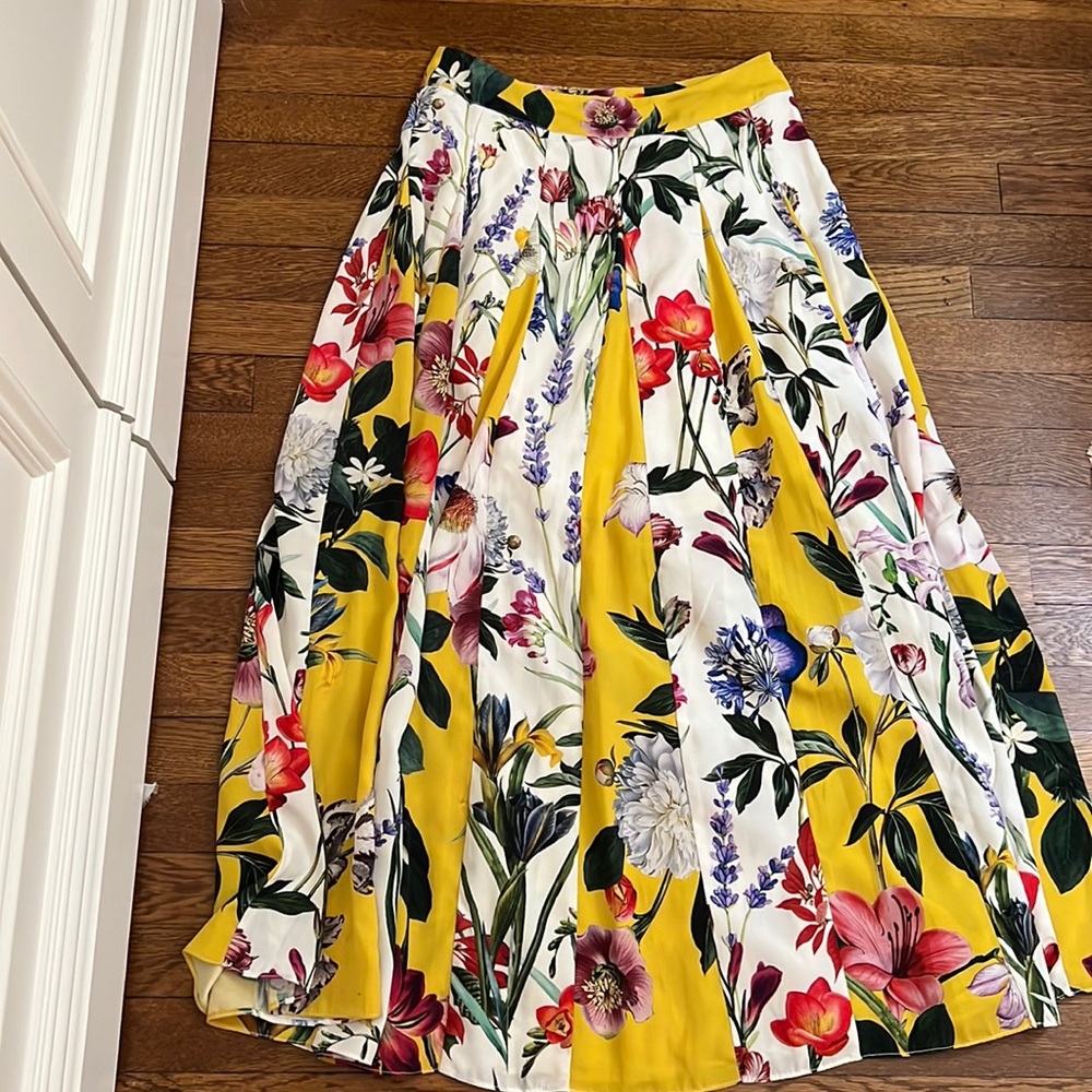 Rococo sands floral skirt with alternating pleats